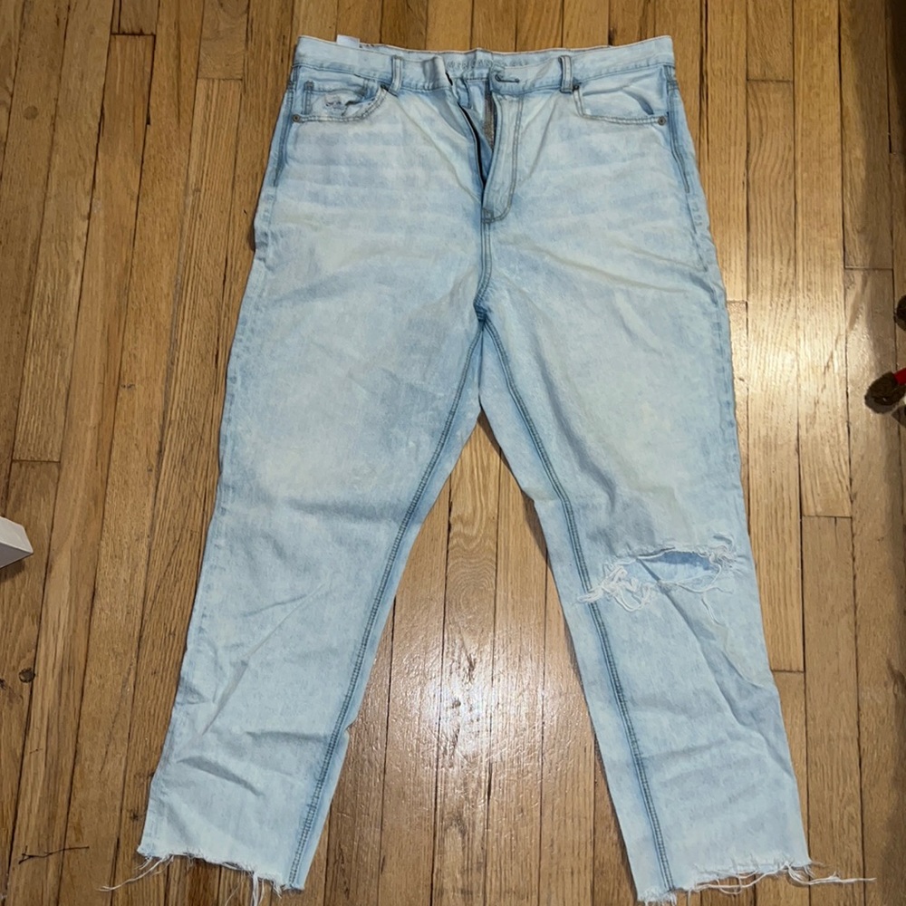 American Eagle Mom Jeans